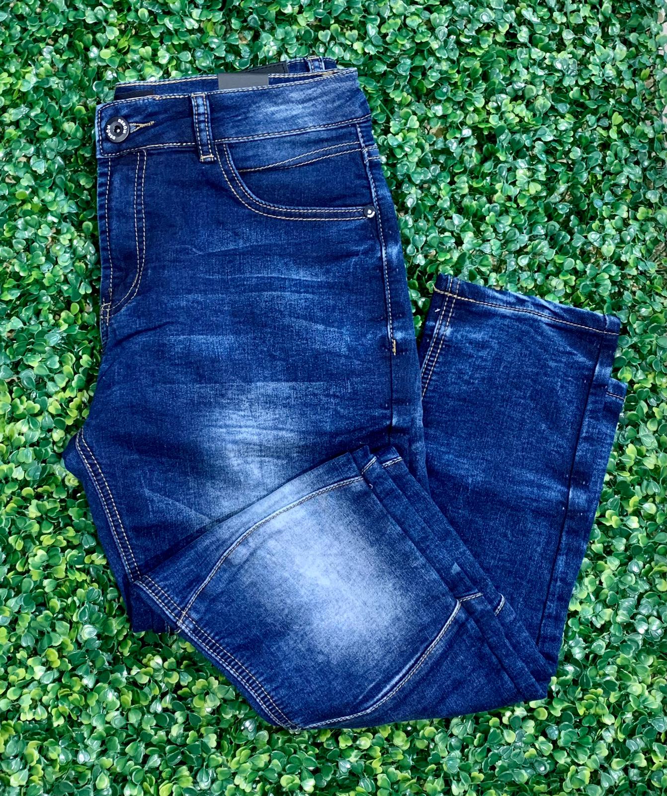 Distressed Jean Denom