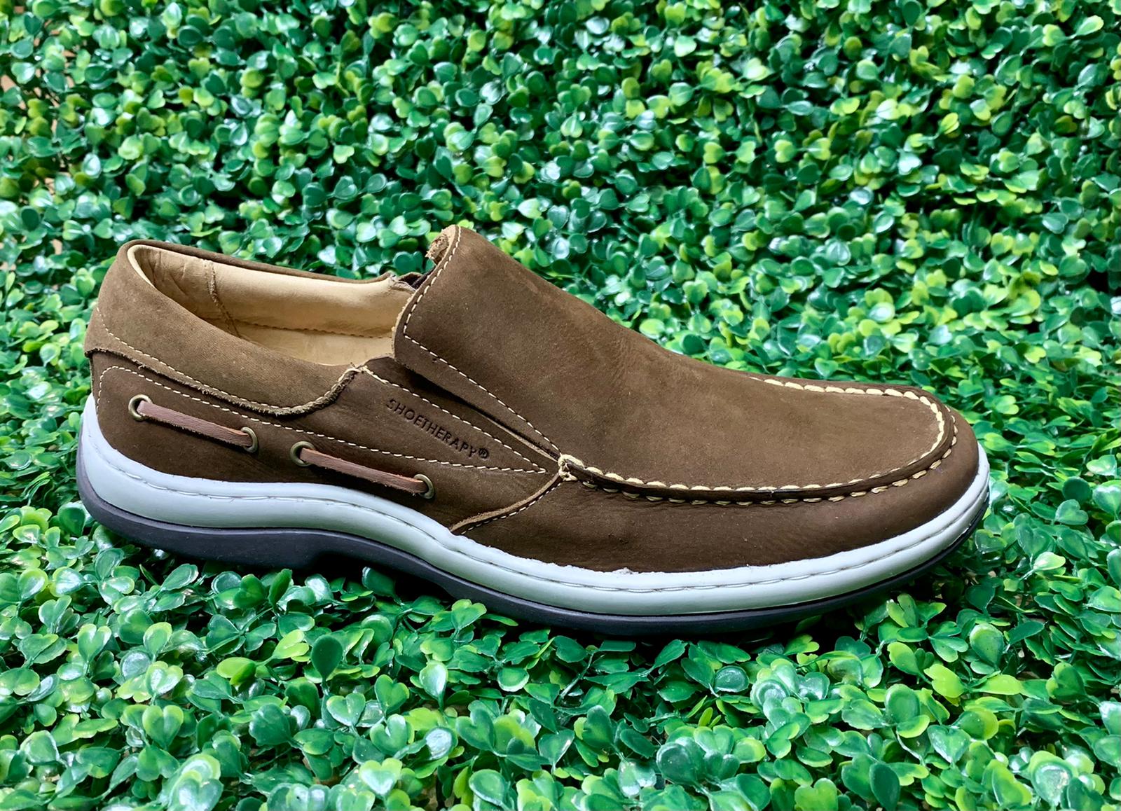 LINHA CAPRI NOBUCK AMENDOA